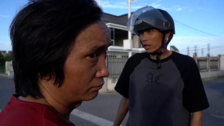 A Chronicle of Ambition and Aspiration Under the Live Streaming Gaze: Two Men, Shanghai Bridges, and the Evolving Lower Strata