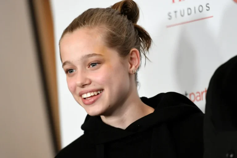 Jack White Forgets His Own Solo in Hilarious SNL Sketch During Jack Black’s Return