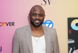Wayne Brady Reignites Decades-Old Feud, Labels Bill Maher "Racist" in Candid Podcast Interview