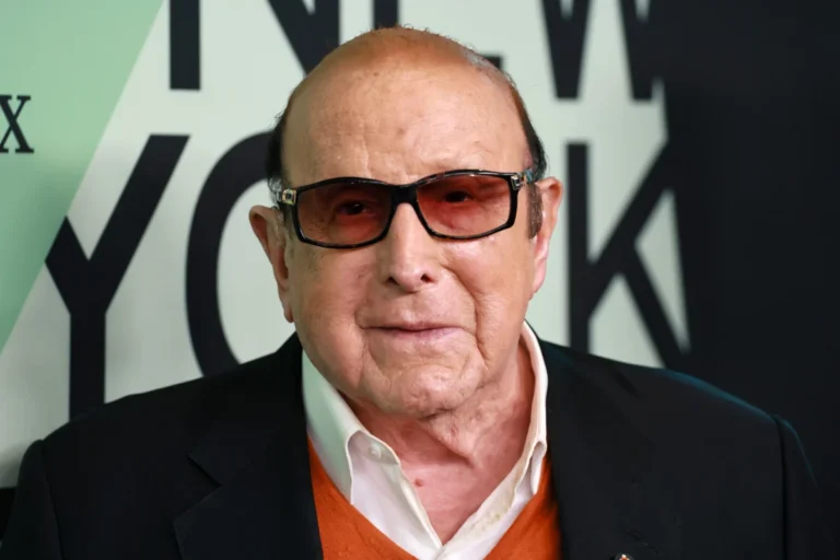 Bruce Springsteen, Barry Manilow, Alicia Keys Give Emotional Tributes at Clive Davis’ Funeral: ” I Lost a Piece of My Heart” 