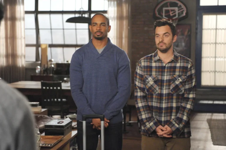 New Girl stars Jake Johnson and Damon Wayans Jr. are reuniting for a new Hulu pilot inspired by the 1996 dark comedy The Cable Guy