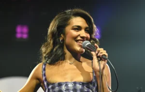 Olivia Dean Returns to No. 1 on ARIA Chart as Trans-Tasman Tour Kicks Off Amid Milestone Album Success